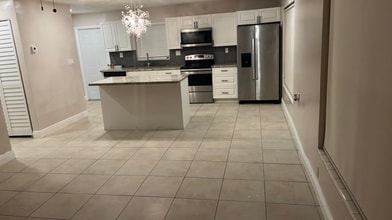 2001 NE 2nd Terrace in Pompano Beach, FL - Foto de edificio - Building Photo