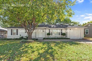 5204 Mallory Dr in Haltom City, TX - Building Photo