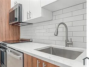 4217 Mantua Ave in Philadelphia, PA - Foto de edificio - Building Photo