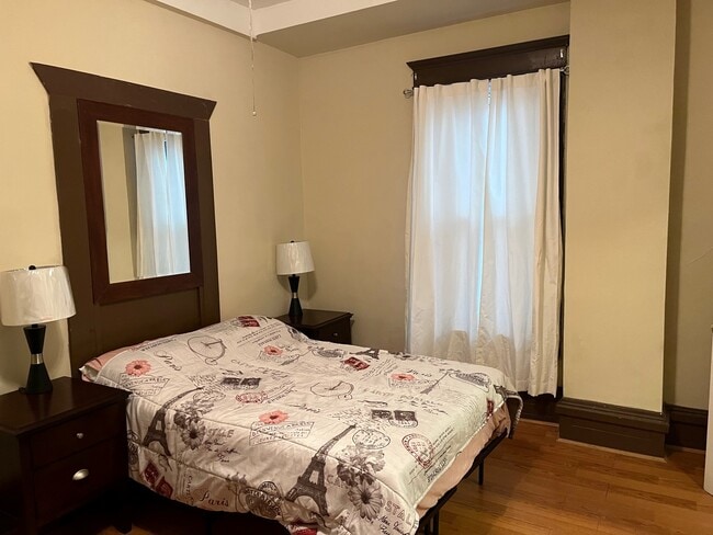 105 W Railroad St, Unit Wallace House