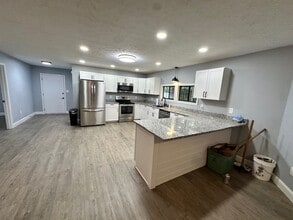 128 Harness Rd in New Tazewell, TN - Foto de edificio - Building Photo