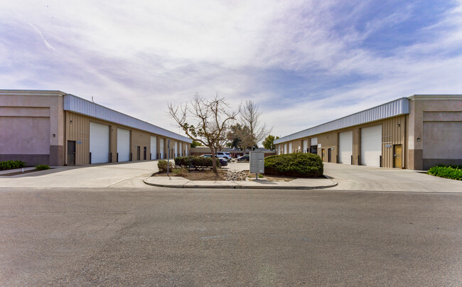 Pedras Road Apartments in Turlock, CA - Building Photo - Building Photo