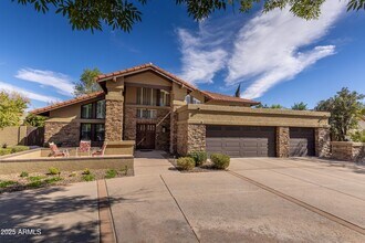 8373 S Forest Ave in Tempe, AZ - Building Photo - Building Photo