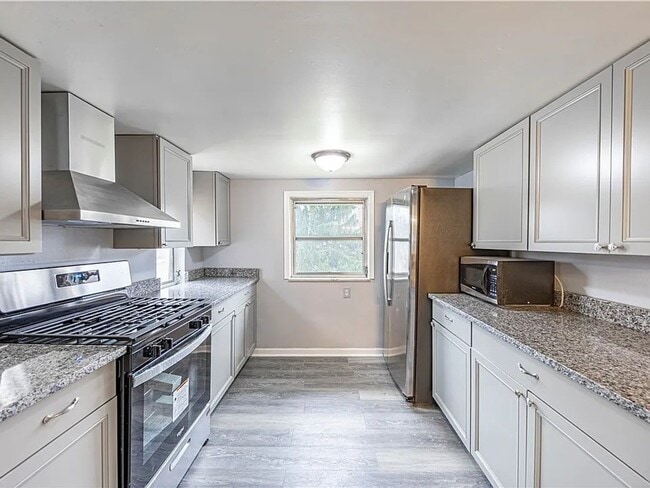 116 Orchard Dr in Pleasant Hills, PA - Building Photo - Building Photo