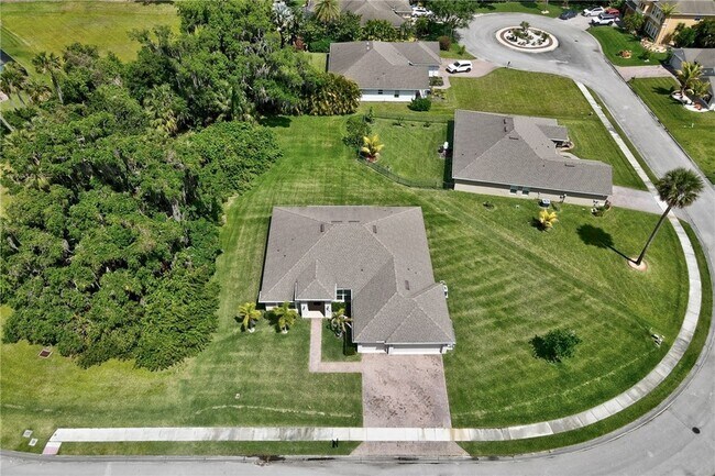 1345 Willow Oak Ct in Vero Beach, FL - Building Photo - Building Photo