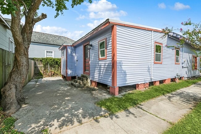 property at 843 Elmira Ave