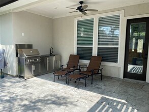 41 Monterey Ct in Montgomery, TX - Foto de edificio - Building Photo
