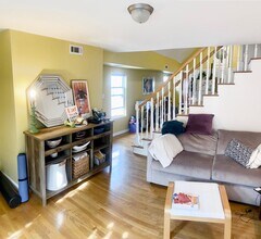 70 5th St, Unit 2 in Cambridge, MA - Building Photo - Building Photo