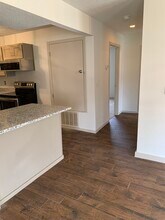 518 SE Lee Haven Dr in Lee's Summit, MO - Building Photo - Building Photo
