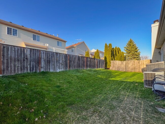 1320 Darnell Dr in Mundelein, IL - Building Photo - Building Photo