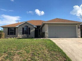 5006 Parkwood Dr in Killeen, TX - Building Photo
