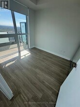 430-3430 Square One Dr in Mississauga, ON - Building Photo - Building Photo