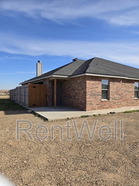 17825 Private Rd 2160 in Lubbock, TX - Building Photo