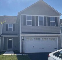 145 Robinia Rd in Lynchburg, VA - Building Photo