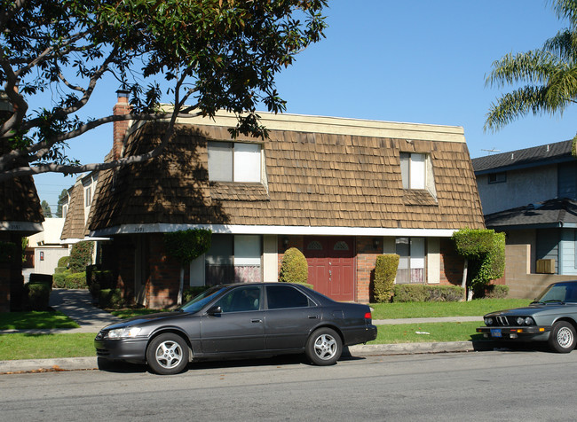 3591 Farquhar Ave in Los Alamitos, CA - Building Photo - Building Photo