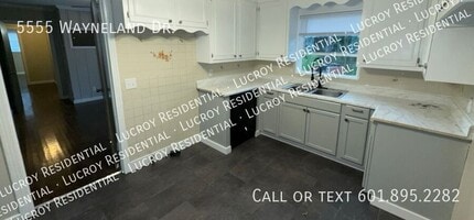 5555 Wayneland Dr in Jackson, MS - Building Photo - Building Photo