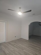 608 E Pecan St in Taylor, TX - Building Photo - Building Photo