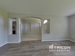 1409 Greely Ct in Zephyrhills, FL - Building Photo - Building Photo