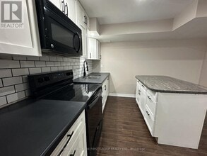 3 Stackstone Rd in Markham, ON - Building Photo - Building Photo