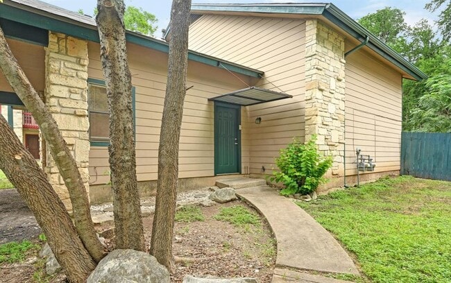 1800 Cinnamon Path in Austin, TX - Building Photo - Building Photo