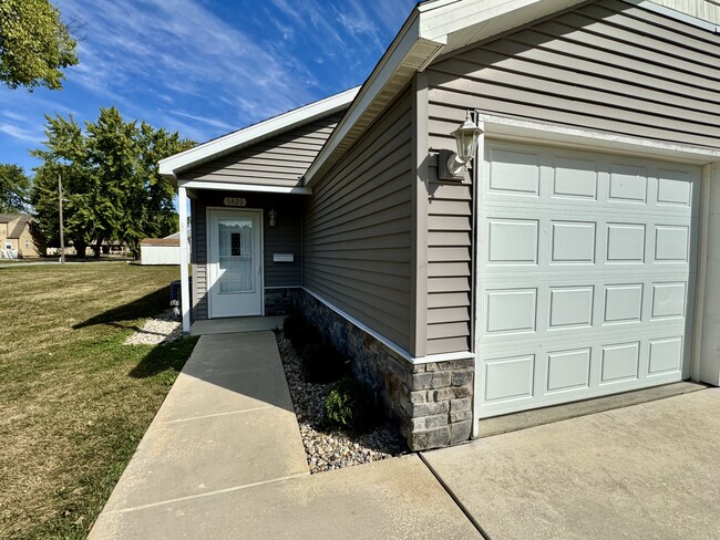 property at 1420 W Mulberry St