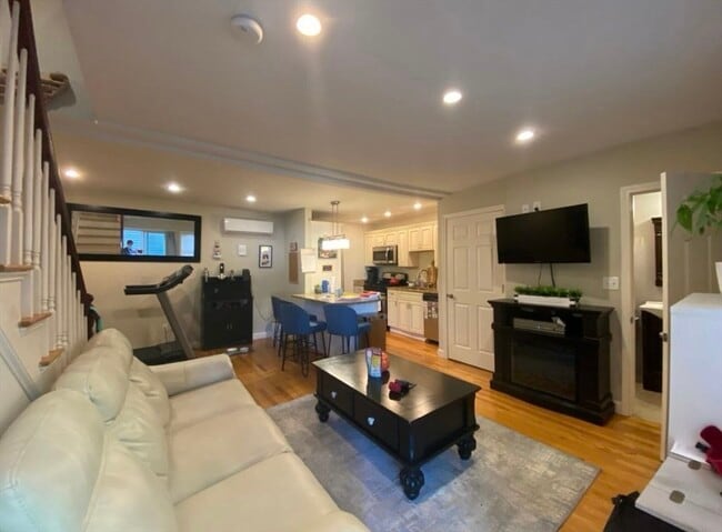 112 Brookside Ave in Boston, MA - Foto de edificio - Building Photo