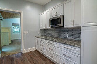 422 S Michigan Ave in Vicksburg, MI - Building Photo - Building Photo