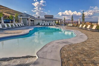 Carson Hills Apartments in Carson City, NV - Foto de edificio - Building Photo