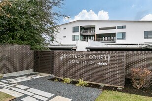 12th Street Court in Austin, TX - Building Photo