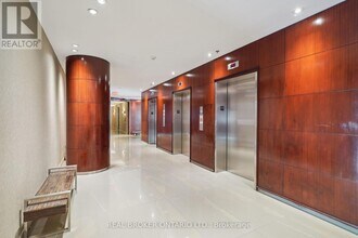 231-231 Fort York Blvd in Toronto, ON - Building Photo - Building Photo