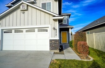 4272 W Peak Cloud Dr in Meridian, ID - Foto de edificio - Building Photo