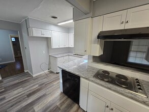 10922 Myrtice Dr in Dallas, TX - Building Photo - Building Photo