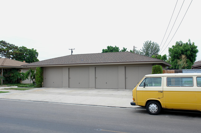 1832 E Palmyra Ave in Orange, CA - Building Photo - Building Photo