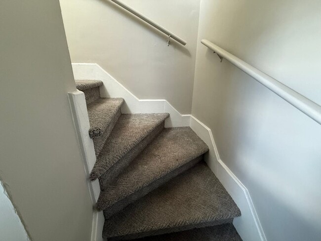 325 E Englewood Ave in New Castle, PA - Building Photo - Building Photo