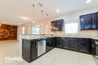 534 Vista Ridge Dr in Ruskin, FL - Foto de edificio - Building Photo