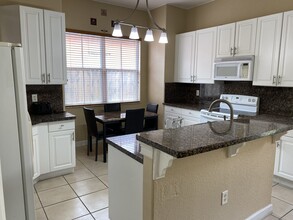 8841 NW 178th St in Hialeah, FL - Building Photo - Building Photo