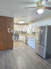 319 Maple Ave in Greenfield, CA - Foto de edificio - Building Photo