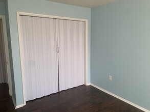 1800 Metzerott Rd, Unit 504 in Adelphi, MD - Building Photo - Building Photo