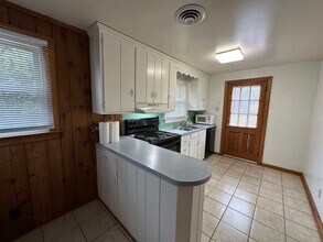 1135 Round Hill Dr in Charlottesville, VA - Building Photo - Building Photo