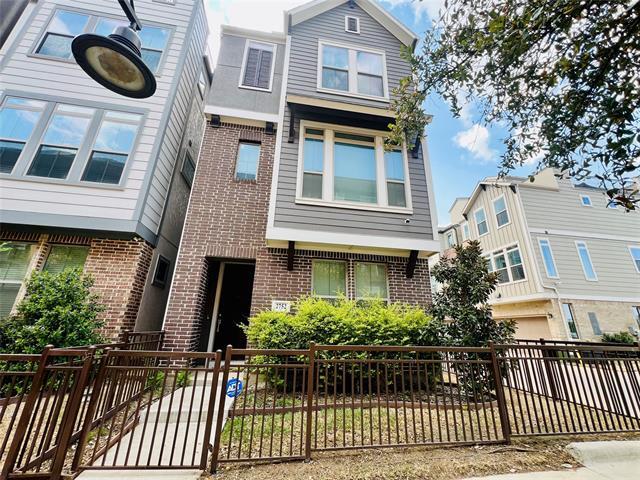 2752 Flowering Peach Ln in Dallas, TX - Building Photo