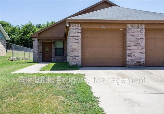 8025 Julie Ave in Fort Worth, TX - Building Photo - Building Photo