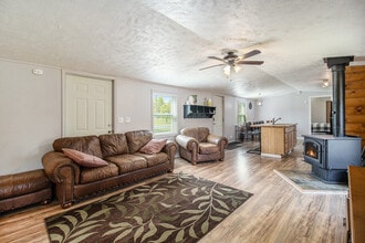 10484 W 34 1/2 Rd in Harrietta, MI - Building Photo - Building Photo