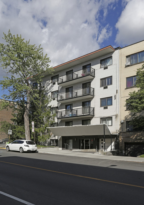 3510 Édouard-Montpetit in Montréal, QC - Building Photo