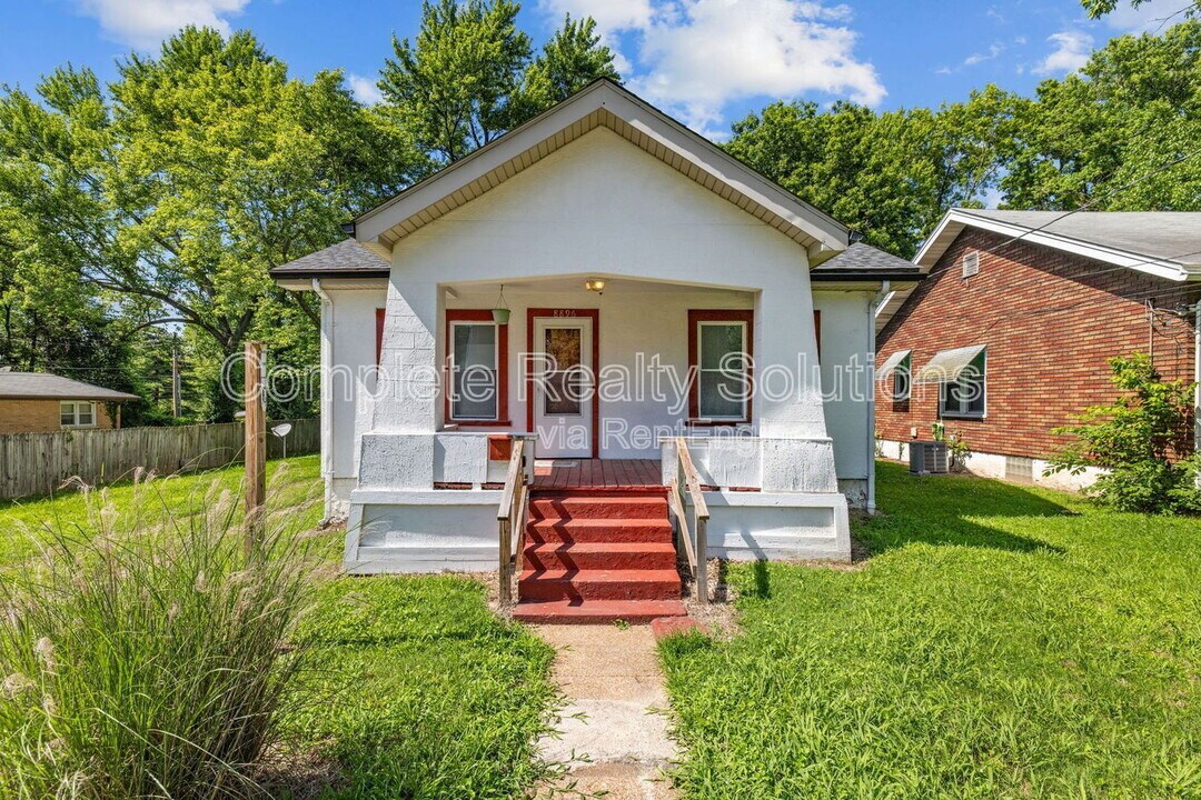 8896 Alva Ave in St. Louis, MO - Building Photo