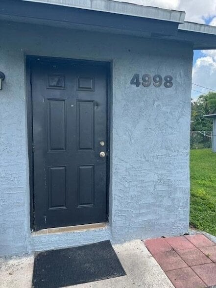 4998 Kirk Rd in Lake Worth Beach, FL - Building Photo - Building Photo