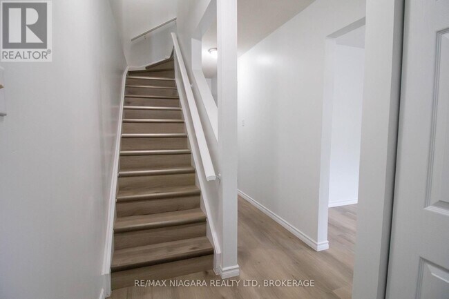 195 Denistoun St in Welland, ON - Building Photo - Building Photo