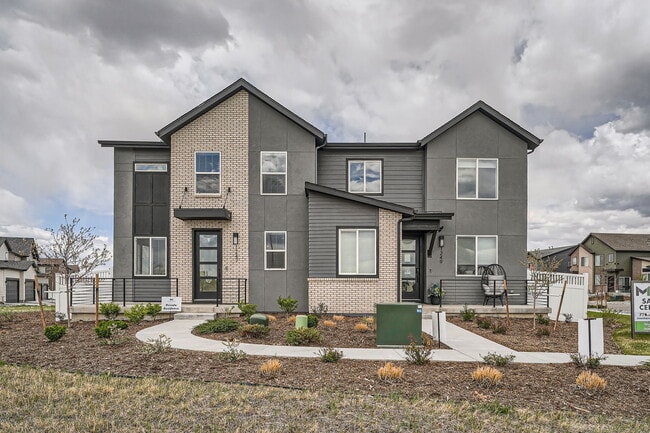 property at 1223 S Algonquian St