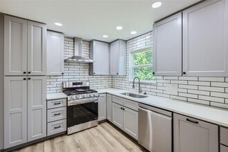 3501 Santa Fe Dr in Austin, TX - Foto de edificio - Building Photo
