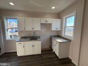 2537 E Auburn St in Philadelphia, PA - Building Photo - Building Photo