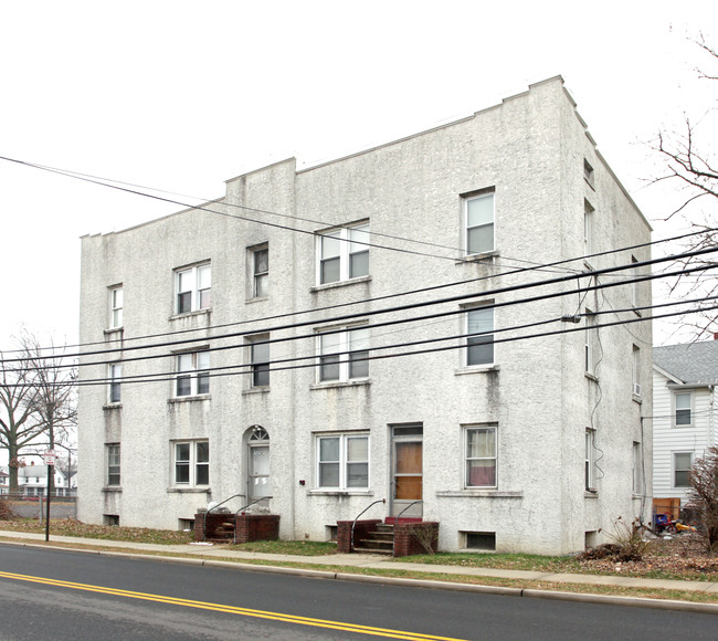 202 Whitehead Ave in South River, NJ - Foto de edificio - Building Photo